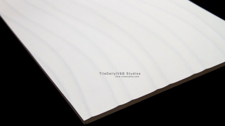 P0056WE - Linear Wave Ceramic Tile, White